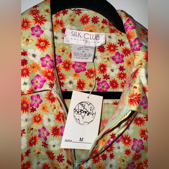 Silk Club - Picture 2 of 4